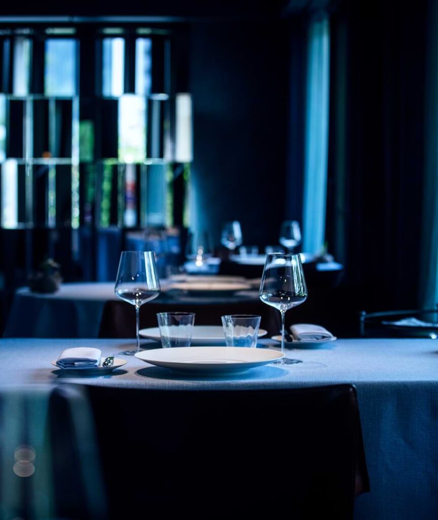 Salle du restaurant de luxe Table Albert 1er