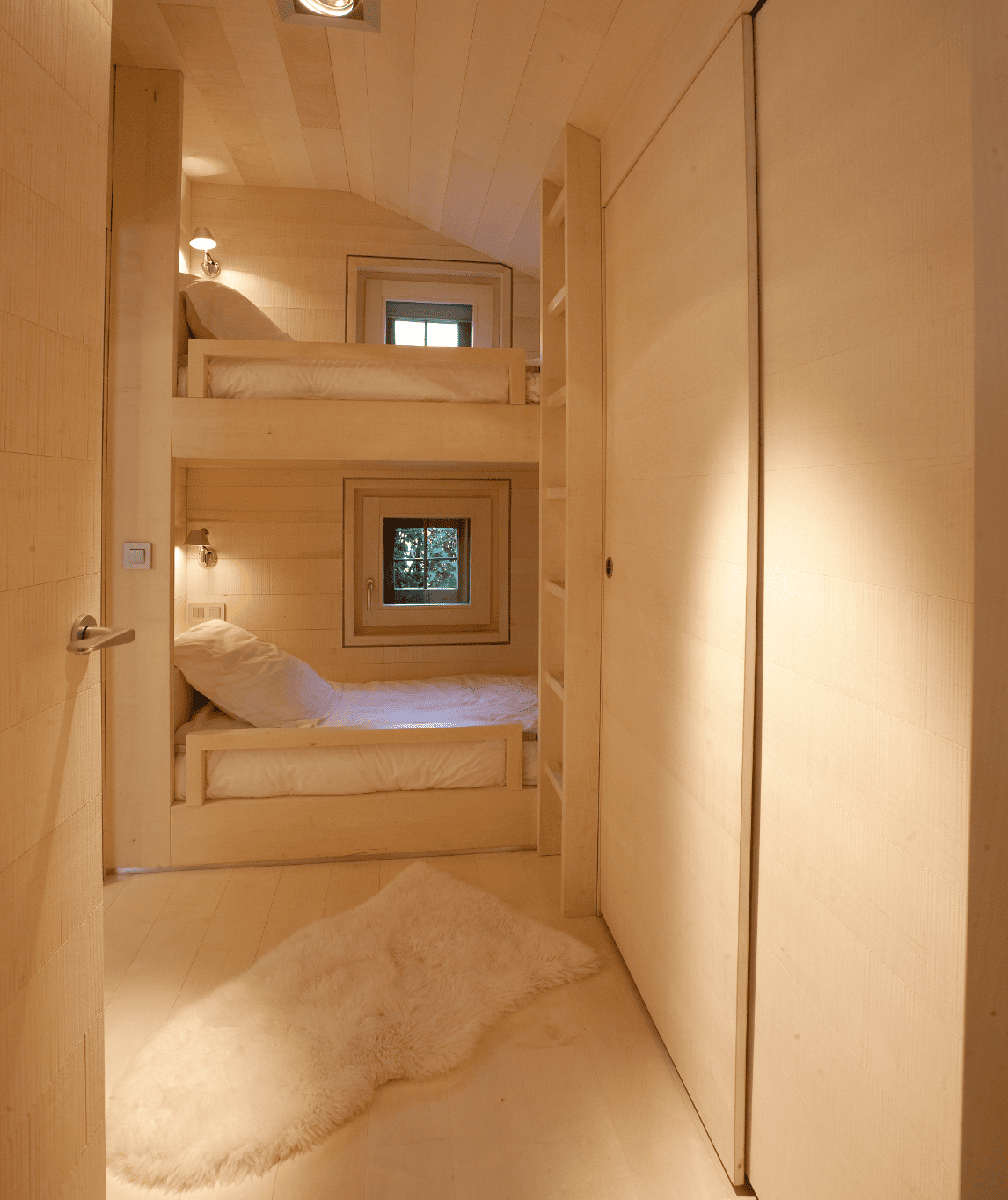 Lits superposés dans la chambrette du chalet grépon