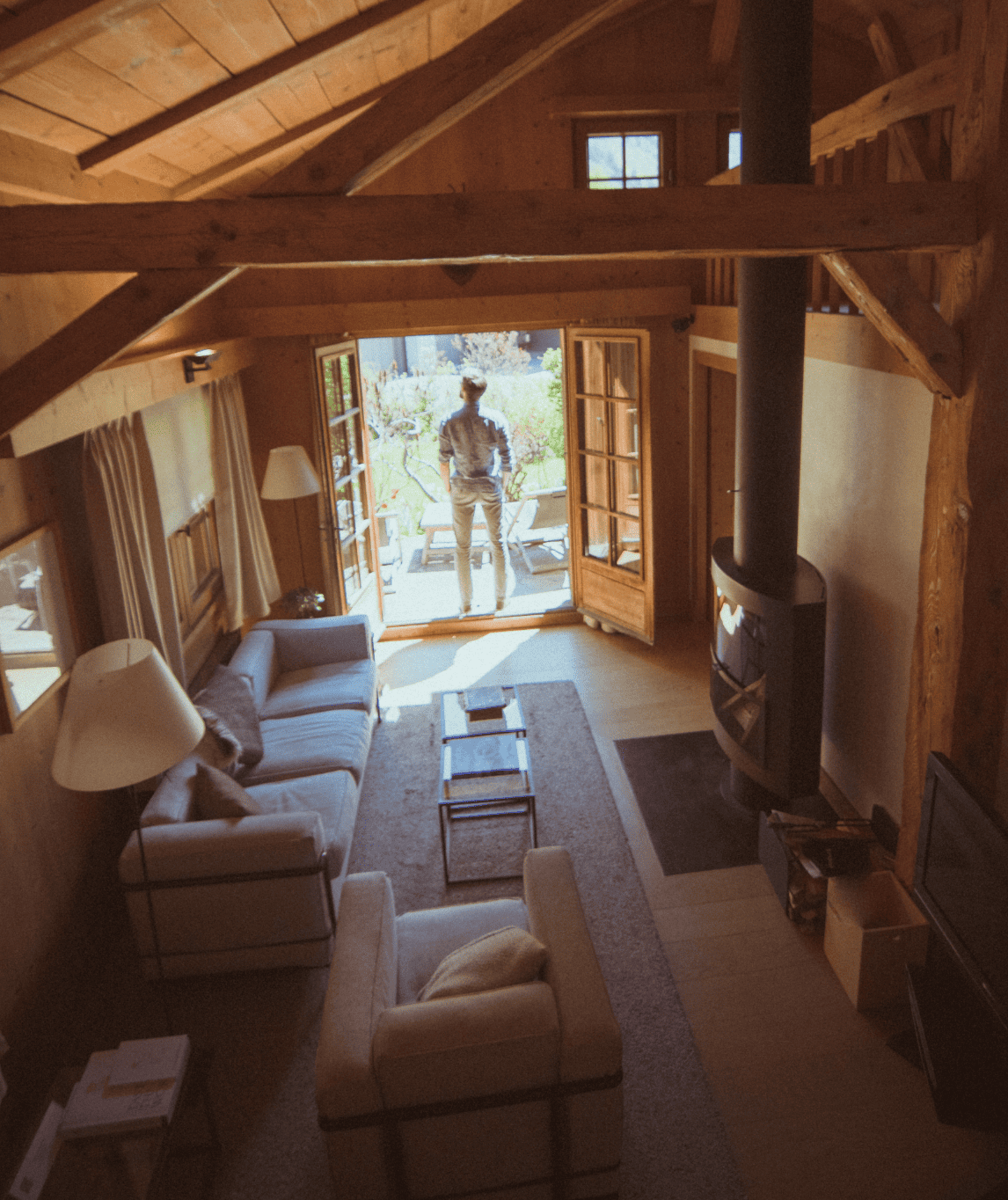 Salon principal et cheminée du chalet soli