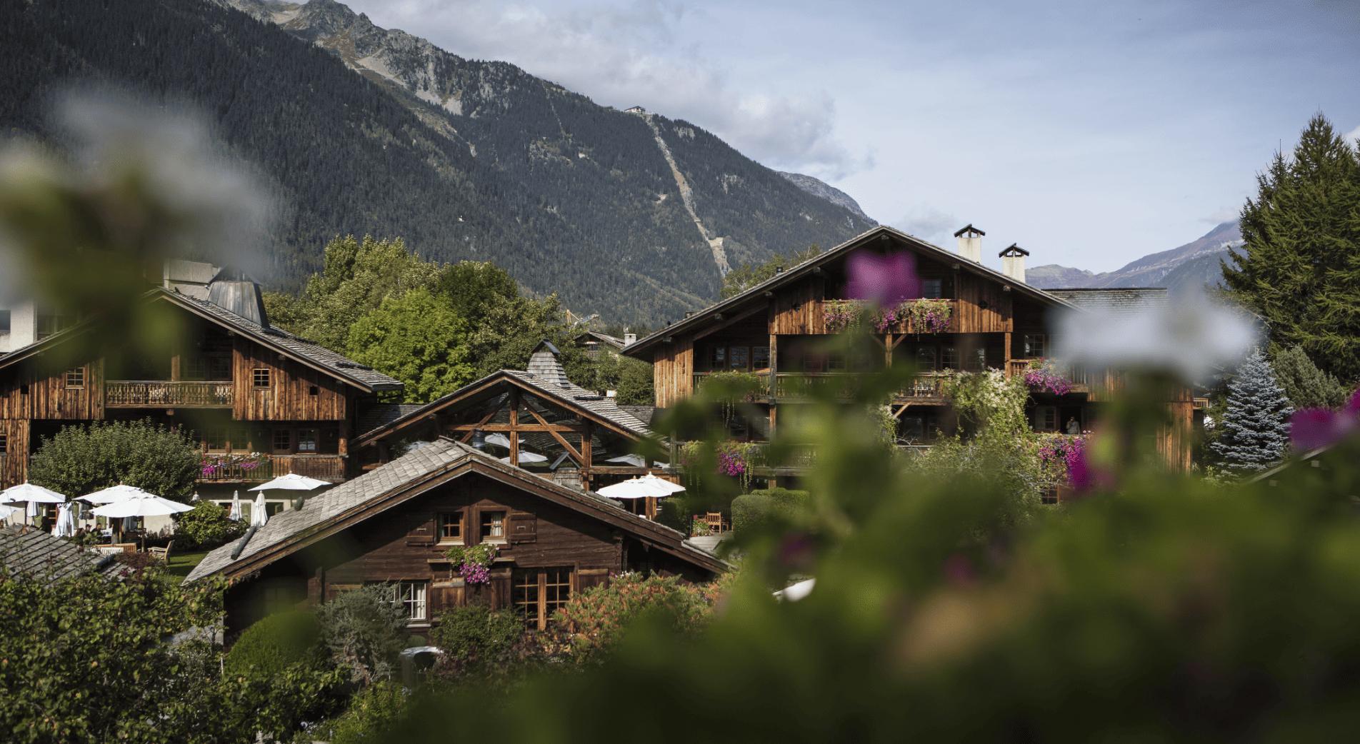 Bâtiment La Ferme au printemps