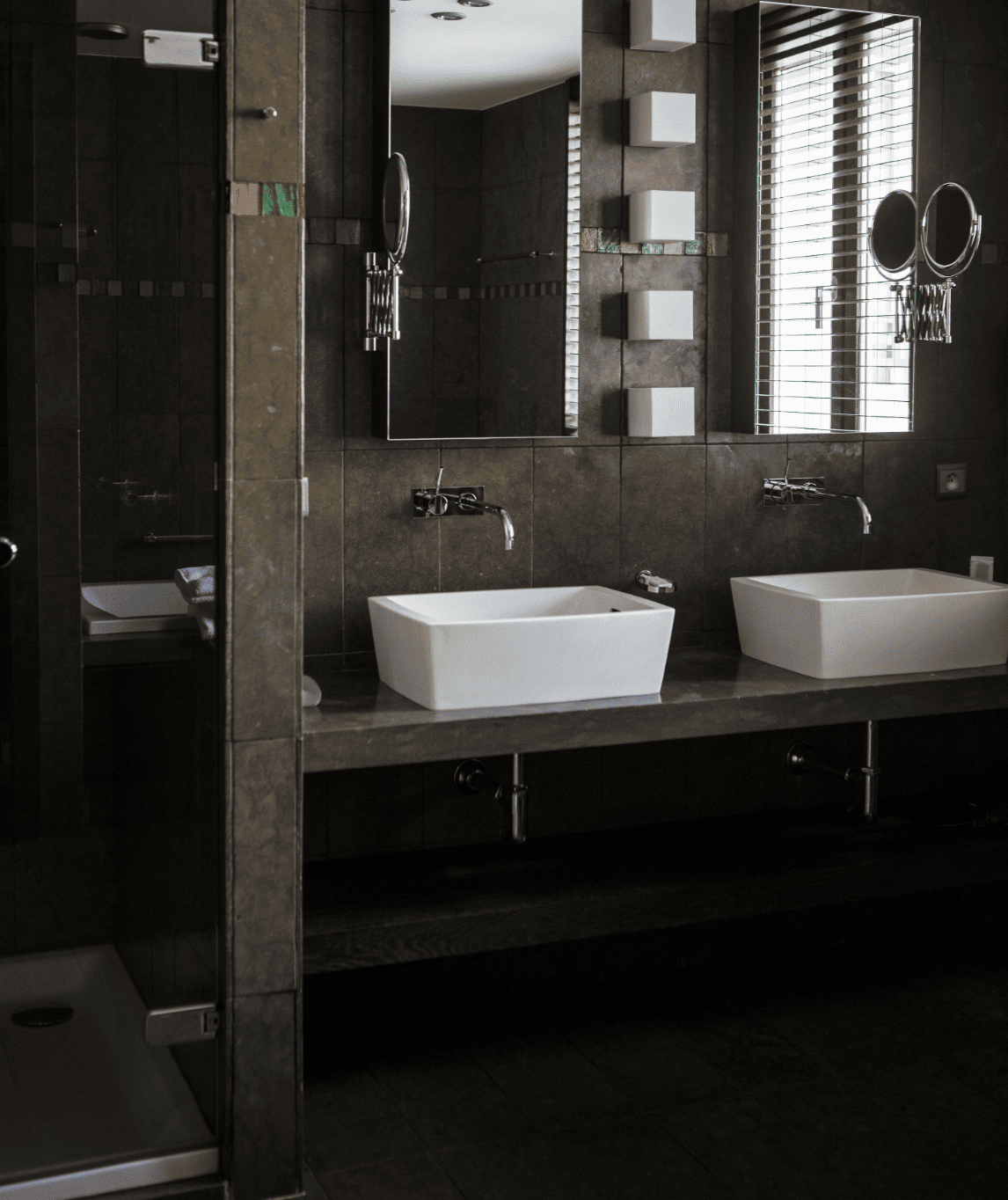 Double vasque de la salle de bain de la chambre luxe sans cheminée à l'albert 1er