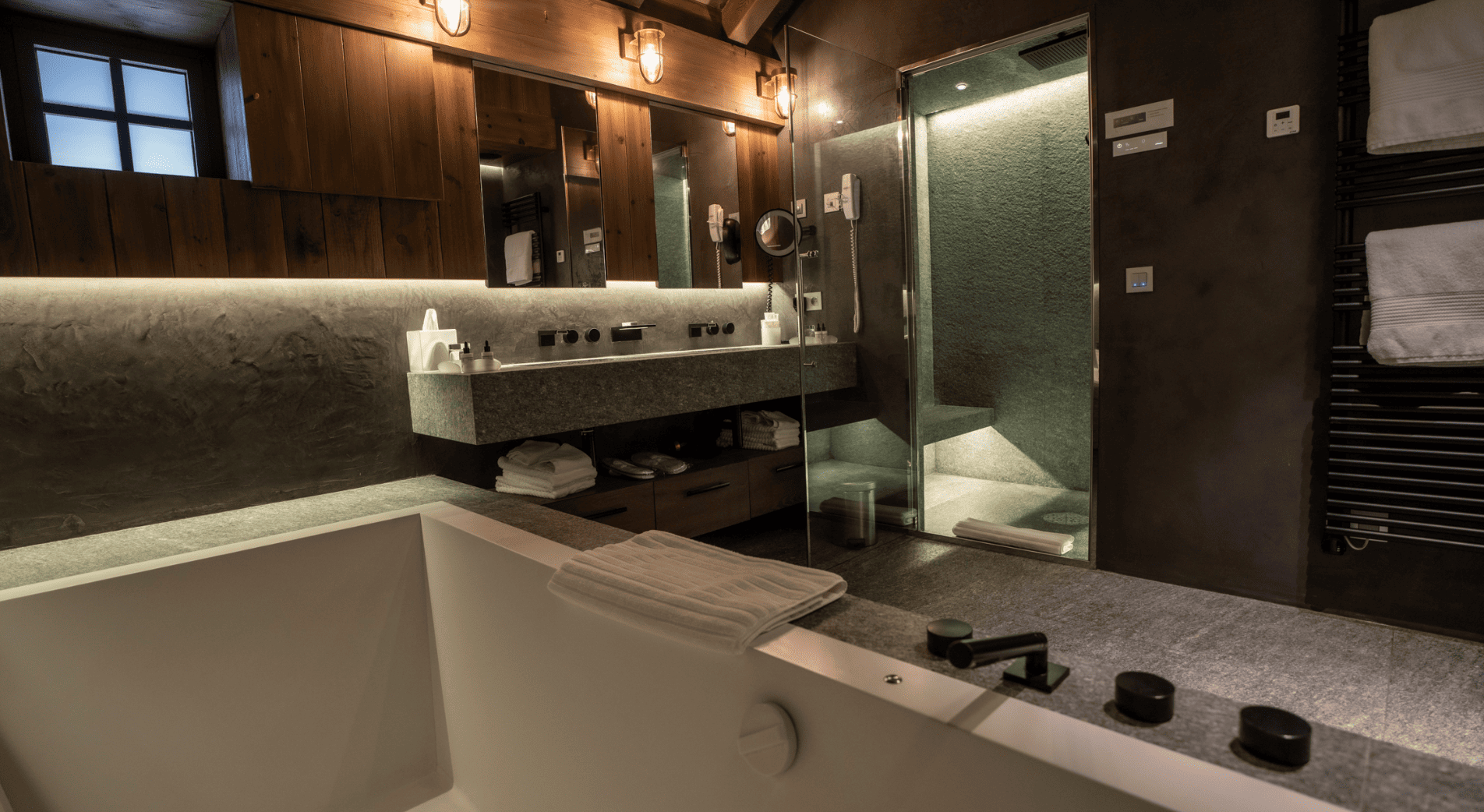 Salle de bain de la suite Blaitière