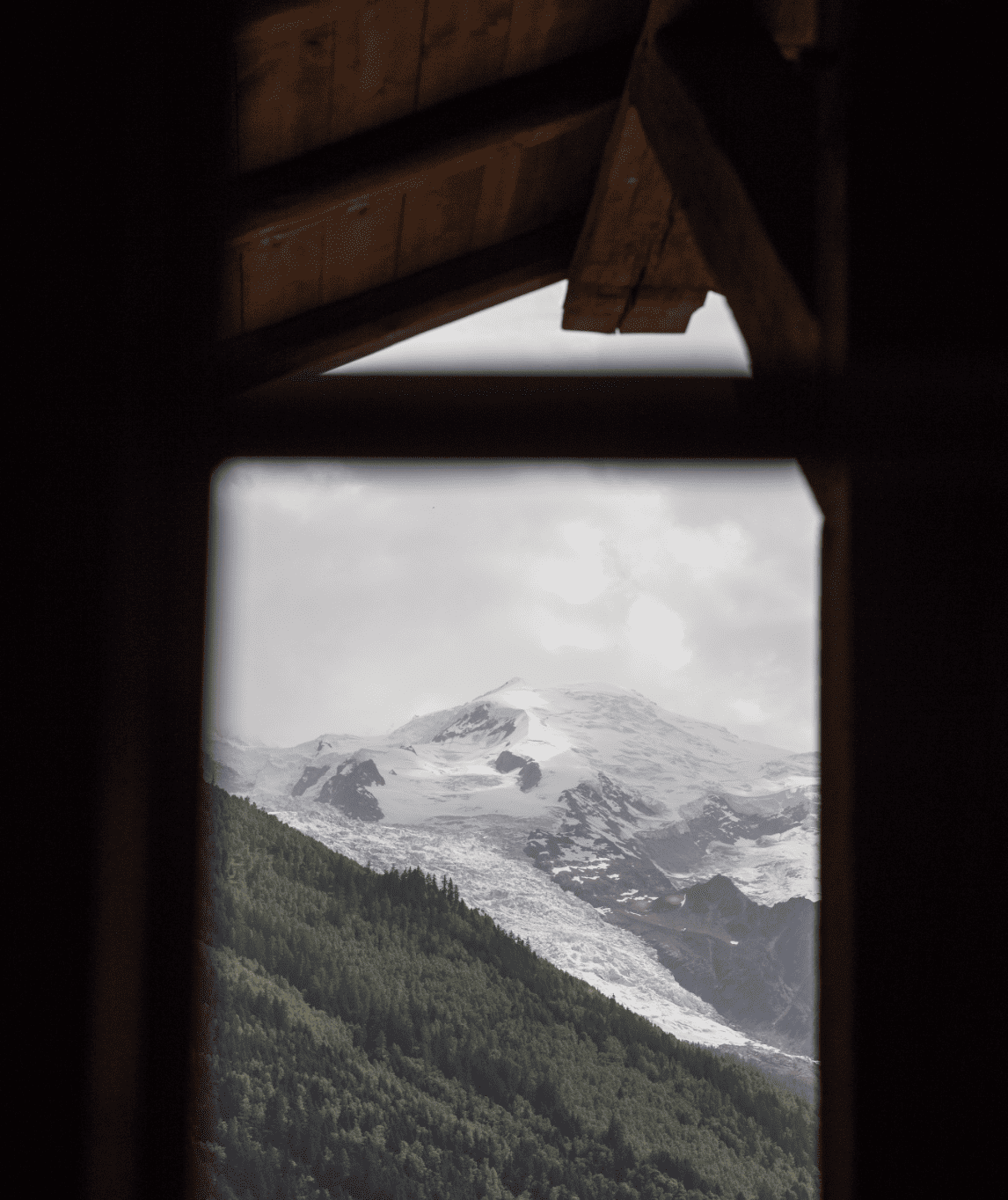 Vue sur le Mont-Blanc depuis l'étage de la suite Martine